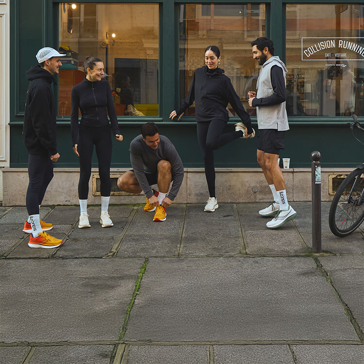 Gruppo di persone che si &egrave; riunito per correre