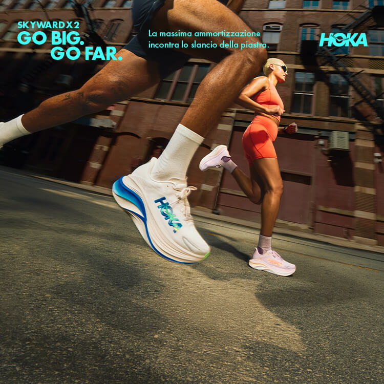 Ragazzi che corrono con scarpe da running Hoka Skyward X 2