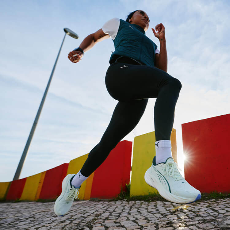 Ragazza che corre