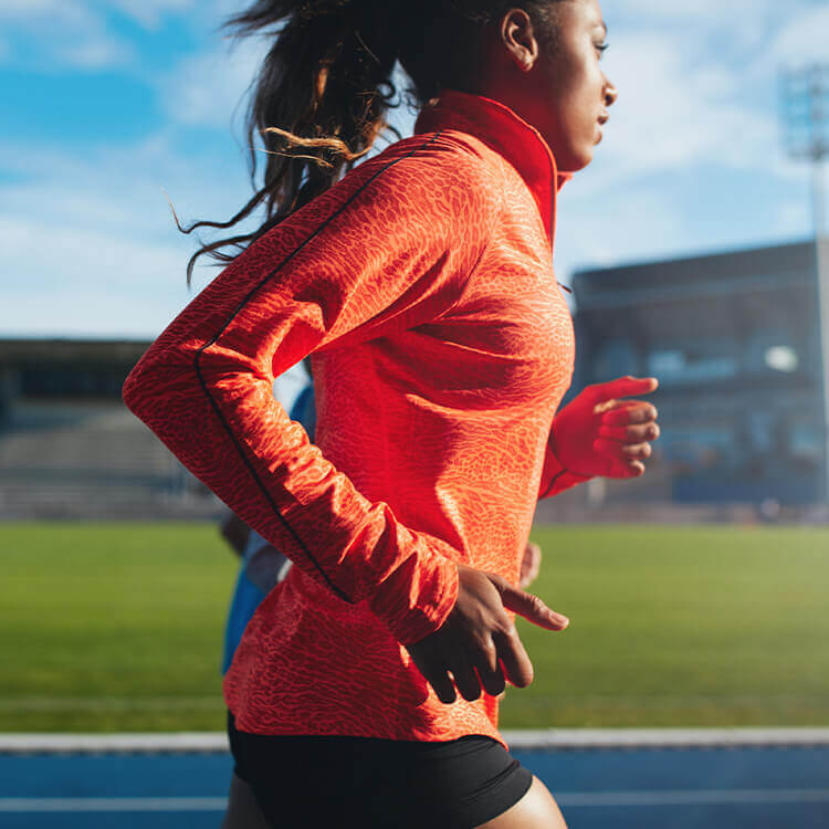 Ragazza che corre