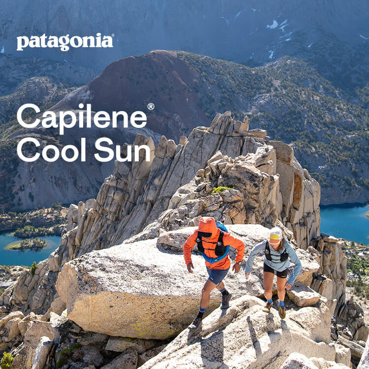Ragazzi in montagna con abbigliamento Patagonia