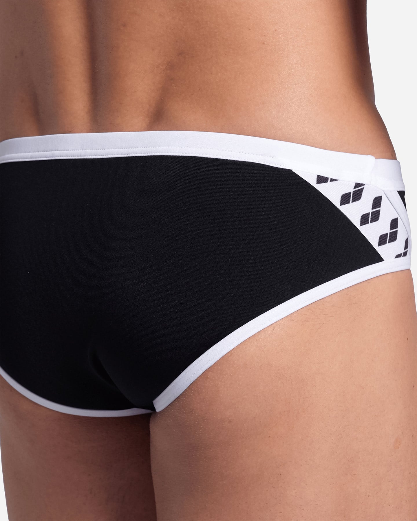 Slip piscina ARENA ICONS SWIM BRIEFS SOLID M - Nero - 4 | Cisalfa Sport